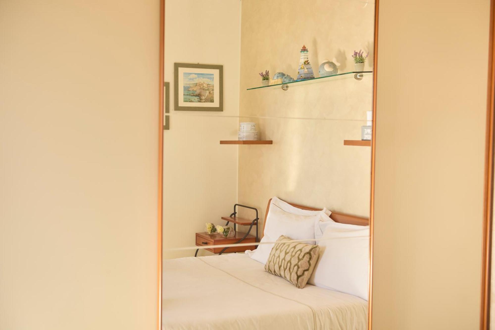 Apartamento Terrazza Sul Mare A Pietra Ligure Exterior foto
